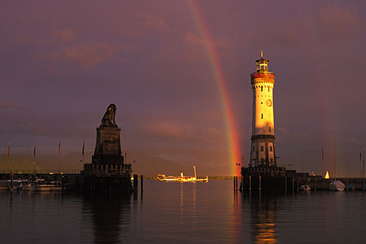 Lindau - Hafeneinfahrt mit Hohentwiel und Regenbogen